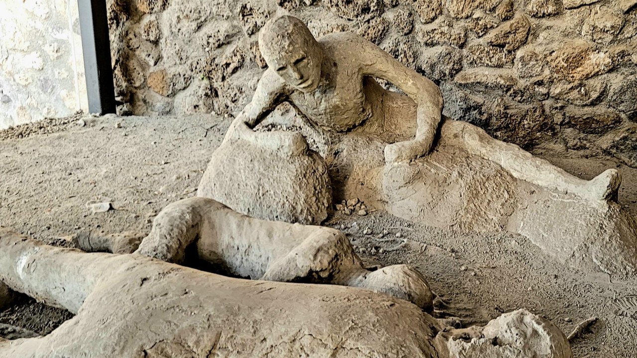 Il Dolore Della Morte Raffigurato Nei Calchi Di Pompei - Made In Pompei